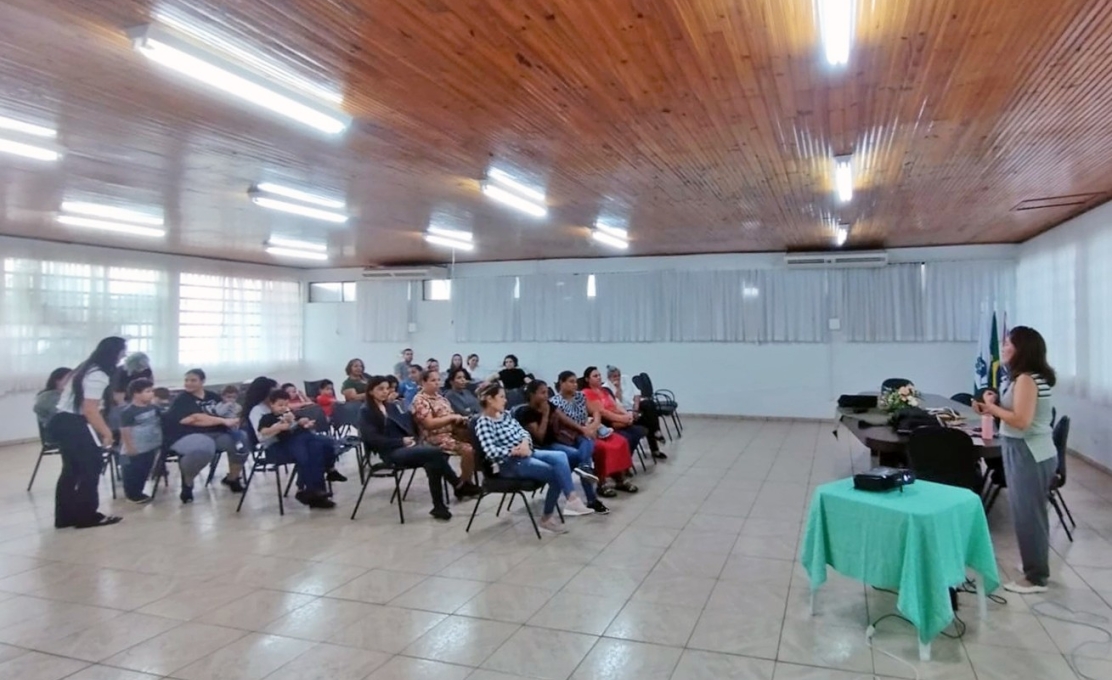 Programa Nossa Gente Paraná capacita famílias e profissionais em Cianorte