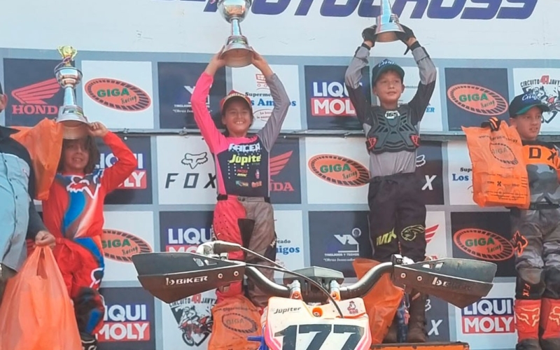 Pilota cianortense é destaque no Campeonato Nacional Paraguaio de Motocross