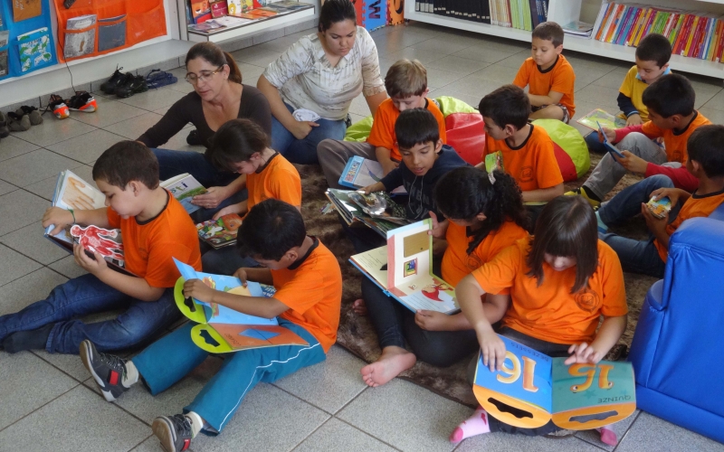 Em São Lourenço, sala incentiva a prática da leitura