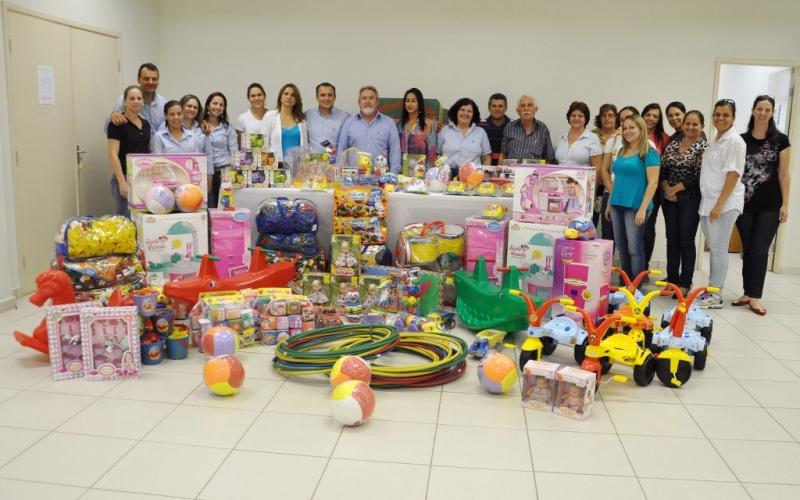 CMEI´s e CEMIC recebem RS 77 mil em brinquedos