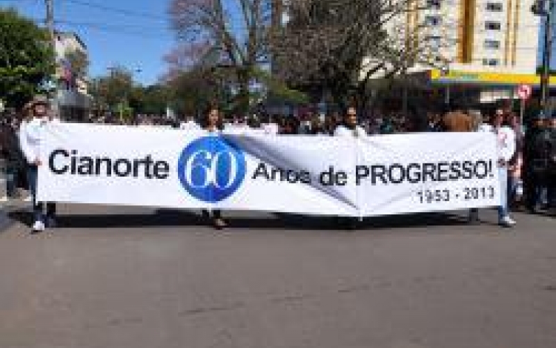 Desfile cívico-militar celebra o aniversário de Cianorte