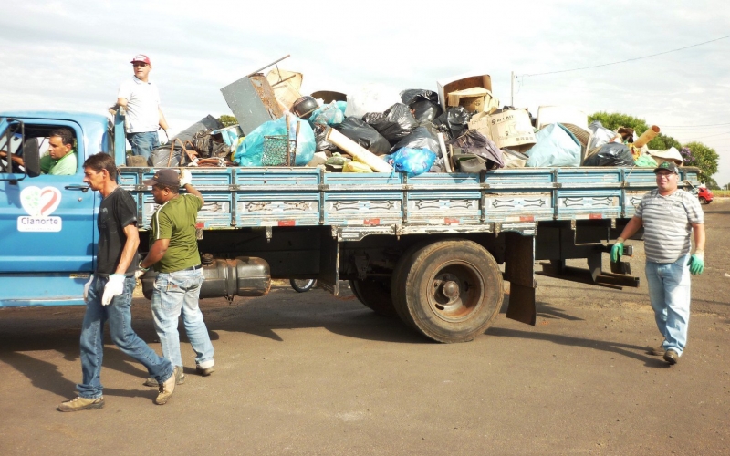 Arrastão retira mais de 200 toneladas de lixo dos Seis Conjuntos