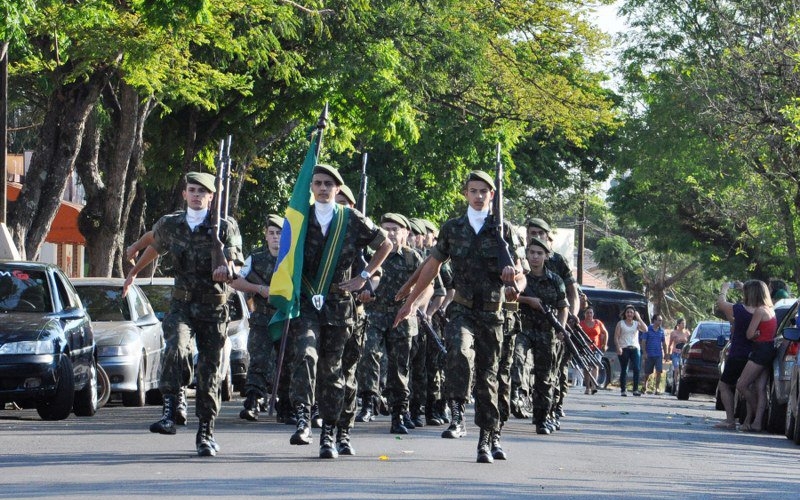 São Lourenço homenageia a pátria com desfile da Independência