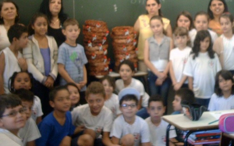 Escola Maria Montessori incentiva a reciclagem de materiais