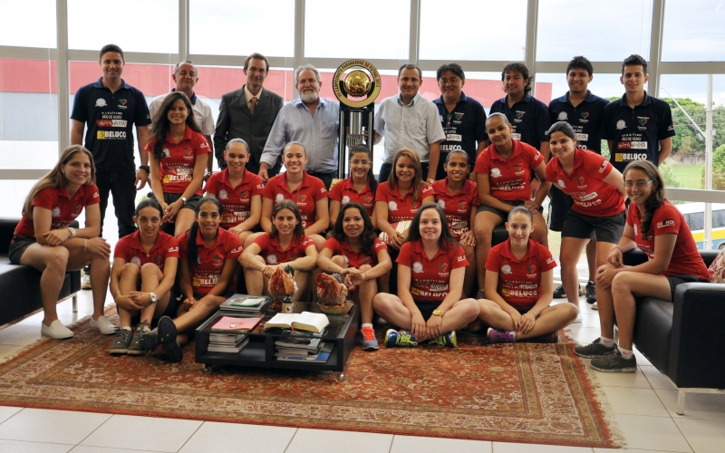 Bongiorno recebe a equipe do Café Futsal Feminino