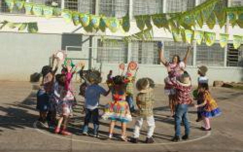 Em clima de festa julina, escolas e centros de educação infantil encerram semestre letivo