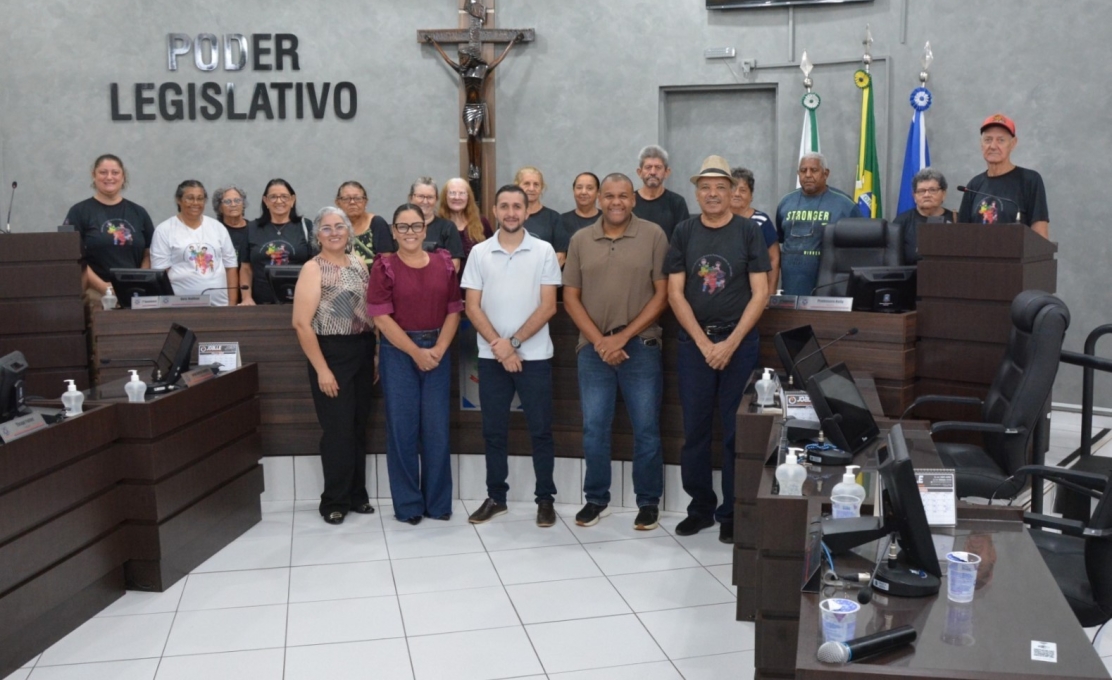 Idosos do CRAS II visitam a Câmara Municipal de Cianorte