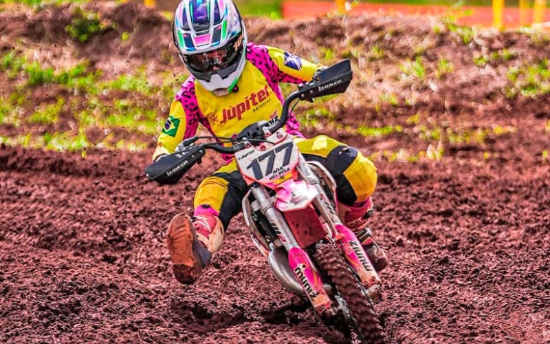 Pilota cianortense encerra temporada 2024 com mais títulos no motocross