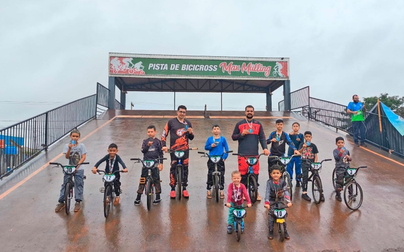 Cianorte Bicicross Clube brilha na 2ª etapa do 38º Campeonato Paranaense 