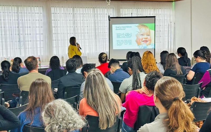 Capacitação aborda importância de investimentos na primeira infância