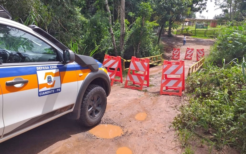 Estrada Quilombo tem ponte interditada