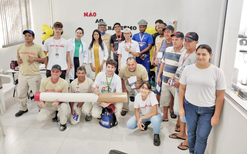 Grupo de combate ao tabagismo leva informações a colaboradores de empresa