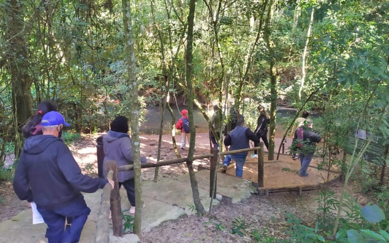 Pacientes do CAPS visitam a Trilha do Arboreto