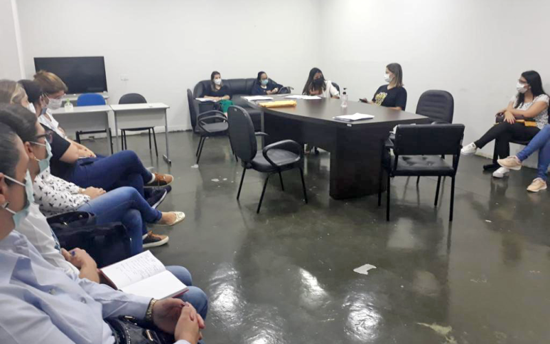 Enfermeiros recebem orientações sobre a prevenção de acidentes do trabalho