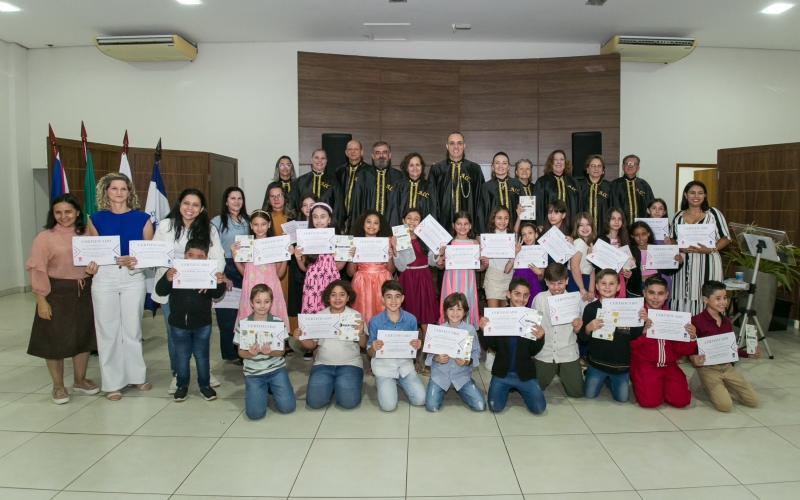 Escola Municipal Lúcia Moro recebe homenagem da Academia de Letras de Cianorte
