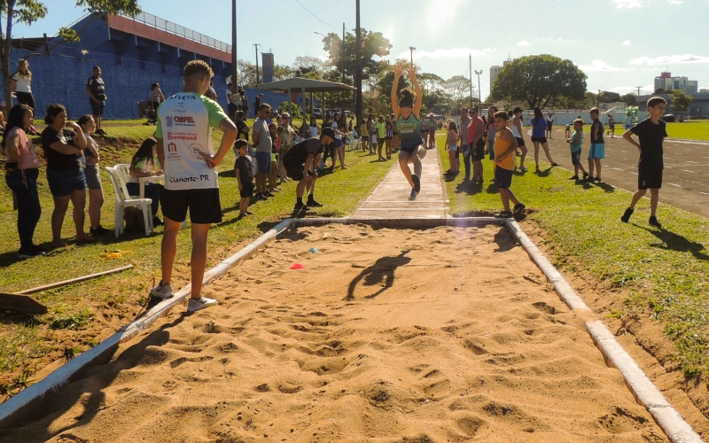 Festival de Atletismo reúne 140 crianças e adolescentes praticantes da modalidade