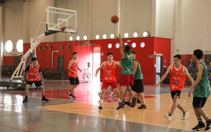 Festival de Basquete movimenta 85 crianças e adolescentes