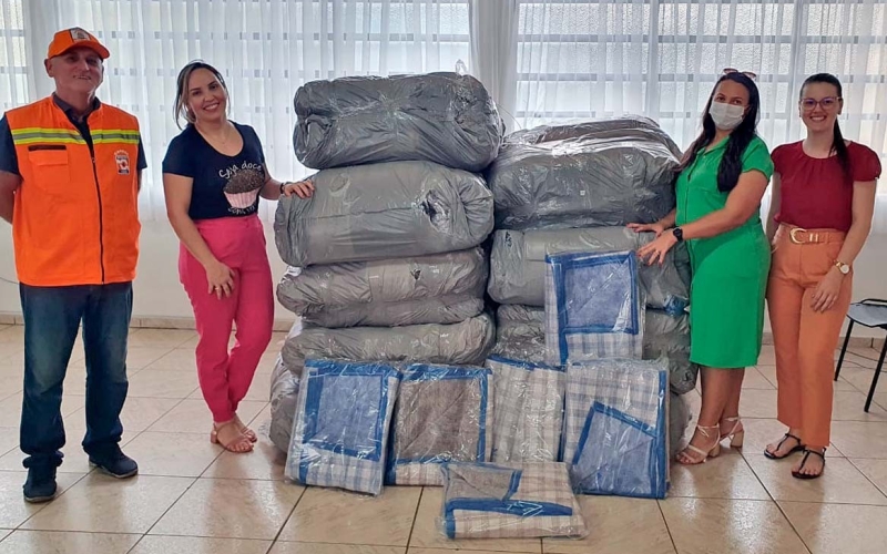 Defesa Civil entrega artigos para atender pessoas em situação de vulnerabilidade
