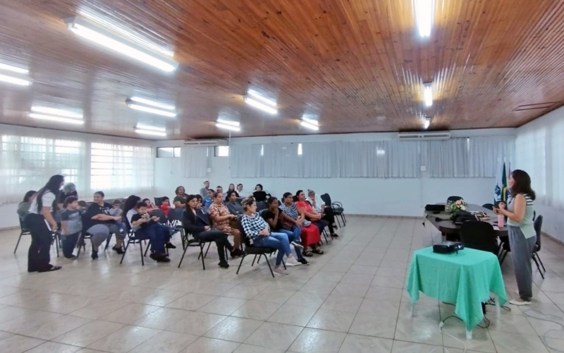 Programa Nossa Gente Paraná capacita famílias e profissionais em Cianorte