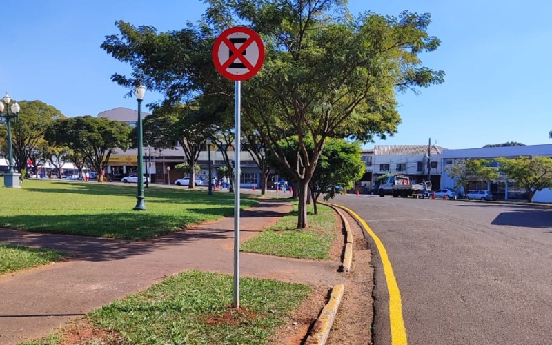 Prefeitura reforça sinalização de trânsito na Praça Santos Dumont