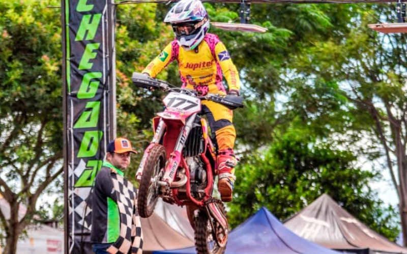 Pilota de motocross cianortense  estreia temporada 2025 com bons resultados