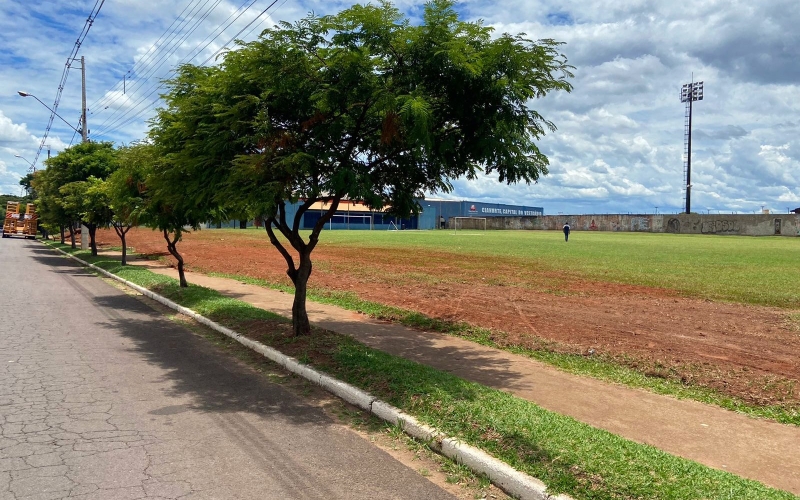 SMEL dá início à instalação do cercamento da Praça Olímpica Marcos Danilo Padilha