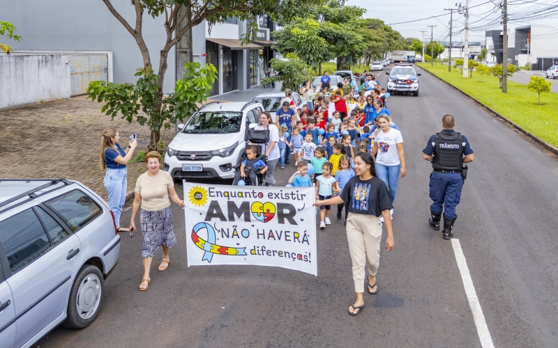CMEI Dona Flor promove passeata a favor da inclusão
