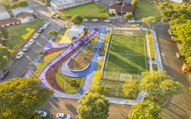 Prefeitura inaugura revitalização da Praça das Saíras