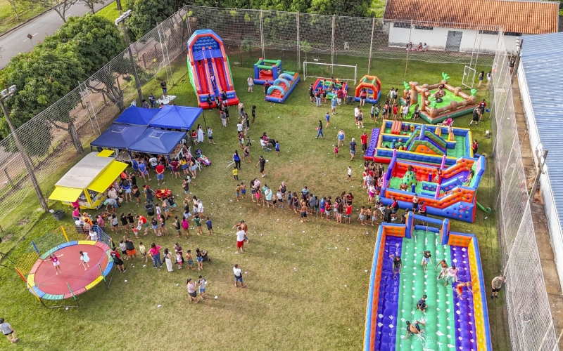 Rua de Lazer leva diversão a cerca de 300 crianças do Ovídio Franzoni