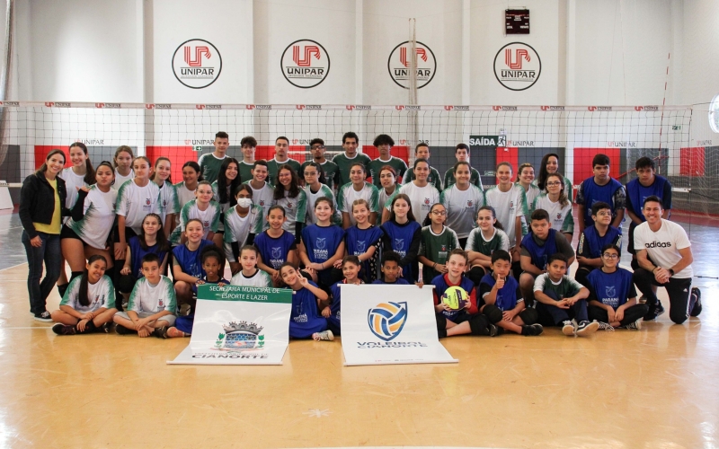 Festival de vôlei agita alunos das escolinhas de iniciação