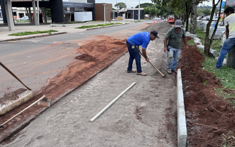 Avenida Piauí recebe estacionamento para automóveis e motos