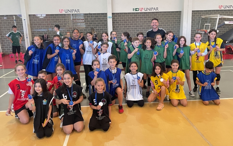 Festival de Vôlei movimenta 150 crianças e adolescentes 