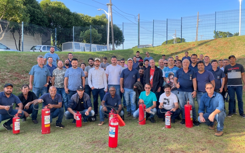 Equipe do transporte escolar recebe formação de brigada de incêndio