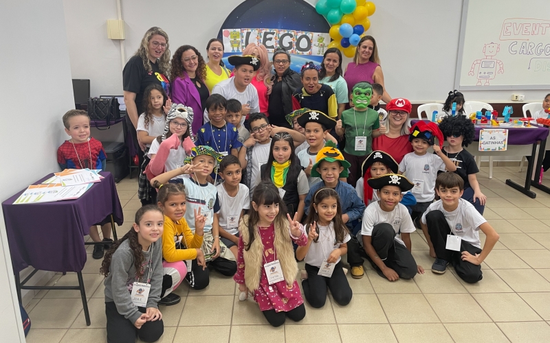 Comunidade escolar prestigia trabalhos sobre a logística de transporte