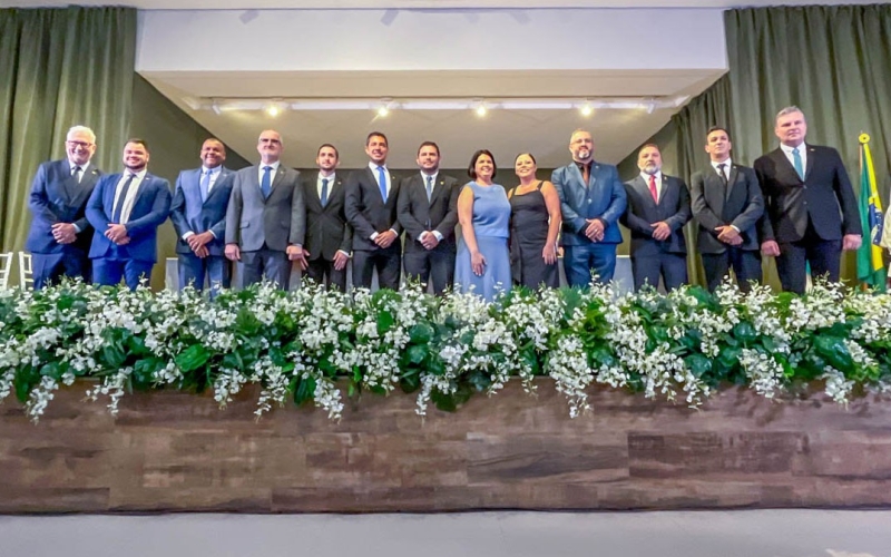 Prefeito, vice e vereadores tomam posse para a gestão 2025-2028
