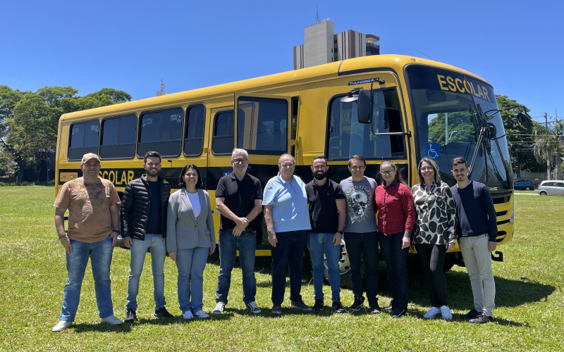 Cianorte recebe ônibus escolar zero quilômetro