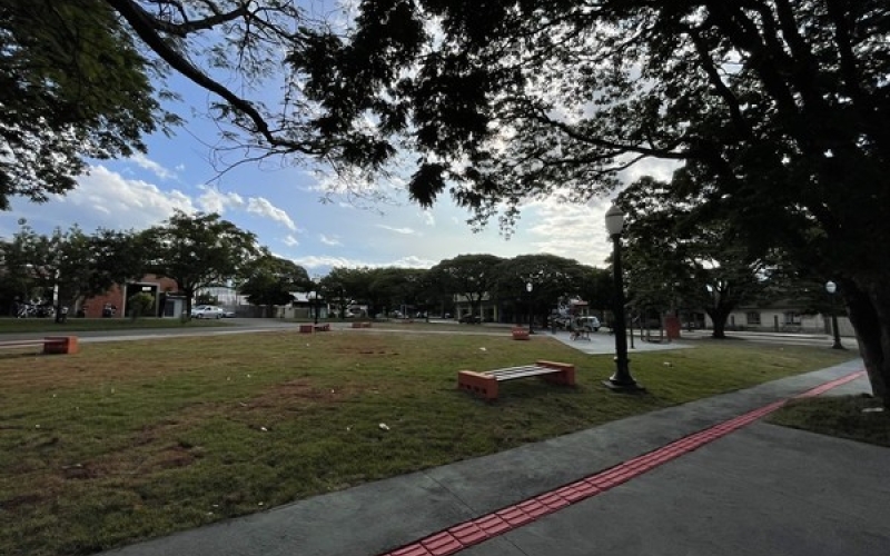 Prefeitura finaliza obras de revitalização da Praça 12 de Outubro