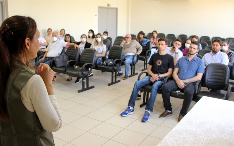 Médicos e enfermeiros das UBSs recebem capacitação sobre pediatria