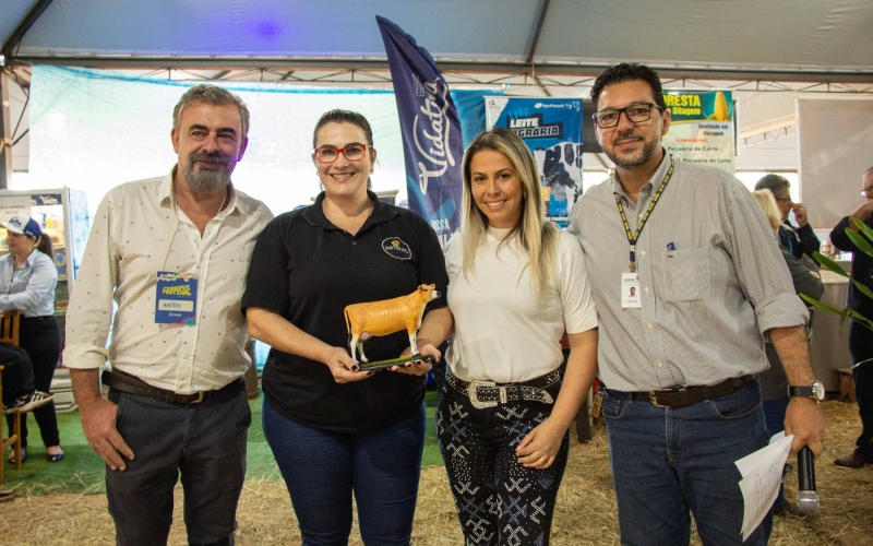 Na FEAPAM, concurso Delícias do Leite premia melhores receitas 