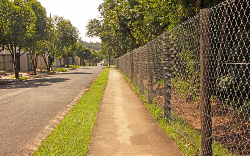 Pistas de caminhada recebem novos pavimentos e alambrados
