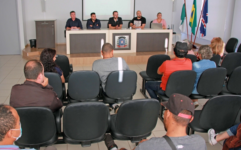 Secretaria de Cultura reúne autoridades, conselheiros e artistas em debate sobre editais