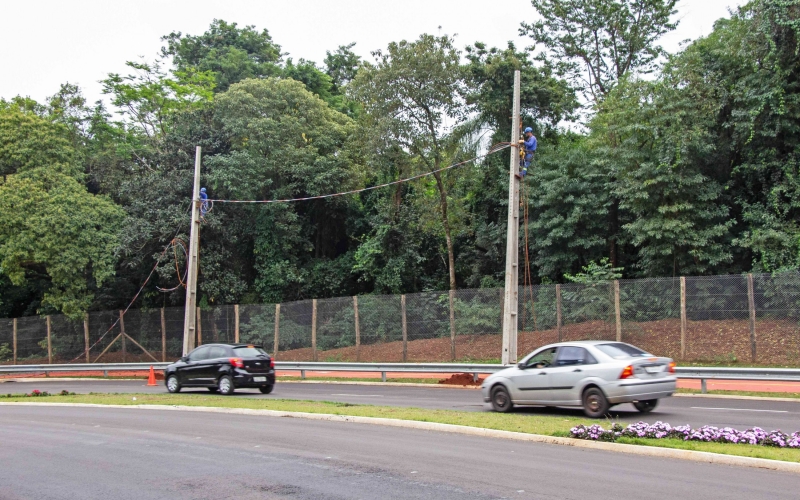 Prefeitura amplia rede elétrica na Avenida Makio Sato 