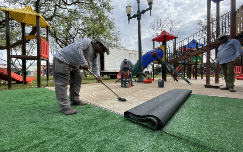 Prefeitura instala grama sintética no Parque Infantil Isabelle Magalhães Pina