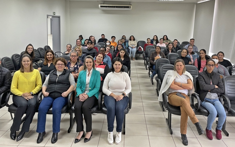 Merendeiras das Escolas Municipais recebem capacitação de primeiros socorros