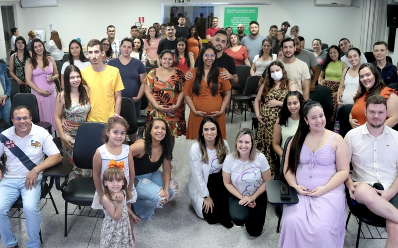 Curso para Gestantes e Acompanhantes capacita 40 famílias