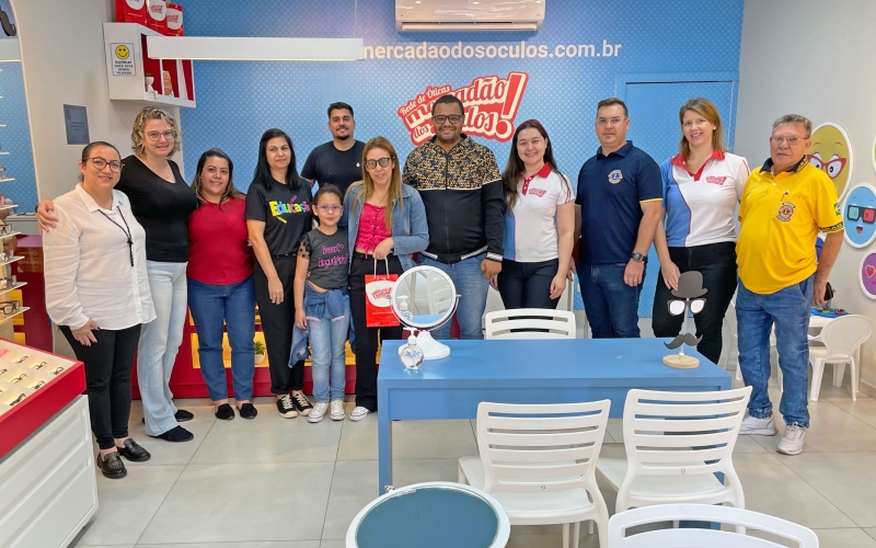 Projeto beneficia estudantes da rede municipal com óculos de grau