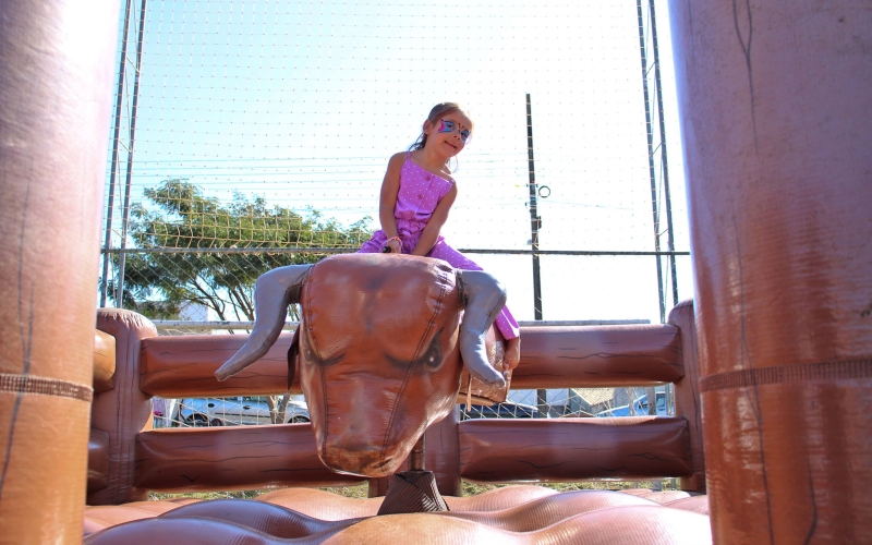 Rua de Lazer leva diversão às crianças do Jardim Universidade