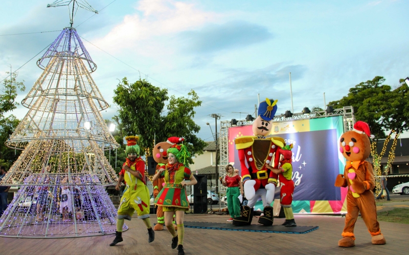 Apresentações culturais marcam a Chegada do Papai Noel nos distritos 