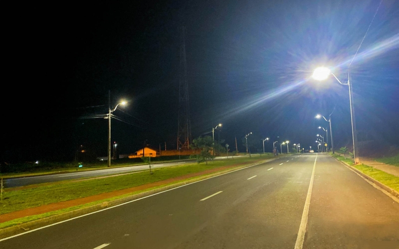 Prefeitura conclui iluminação da Avenida José da Silveira
