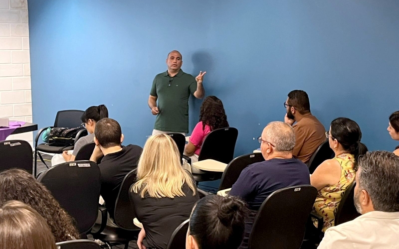 Secretaria de Saúde atualiza profissionais sobre assistência ao pré-natal e manejo de riscos